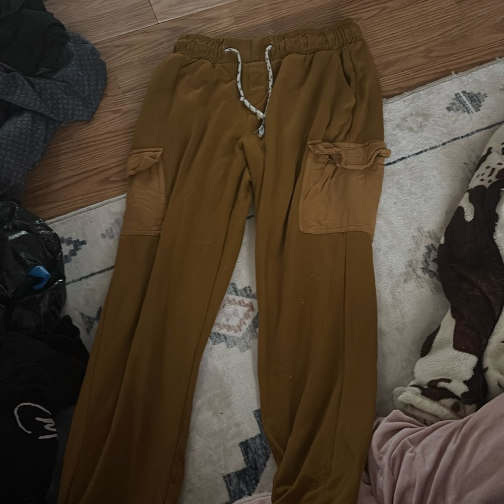 Gold yellow ish sweatpants size: medium